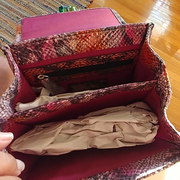 KATE LANDRY CROSSBODY - Picture 5 of 8